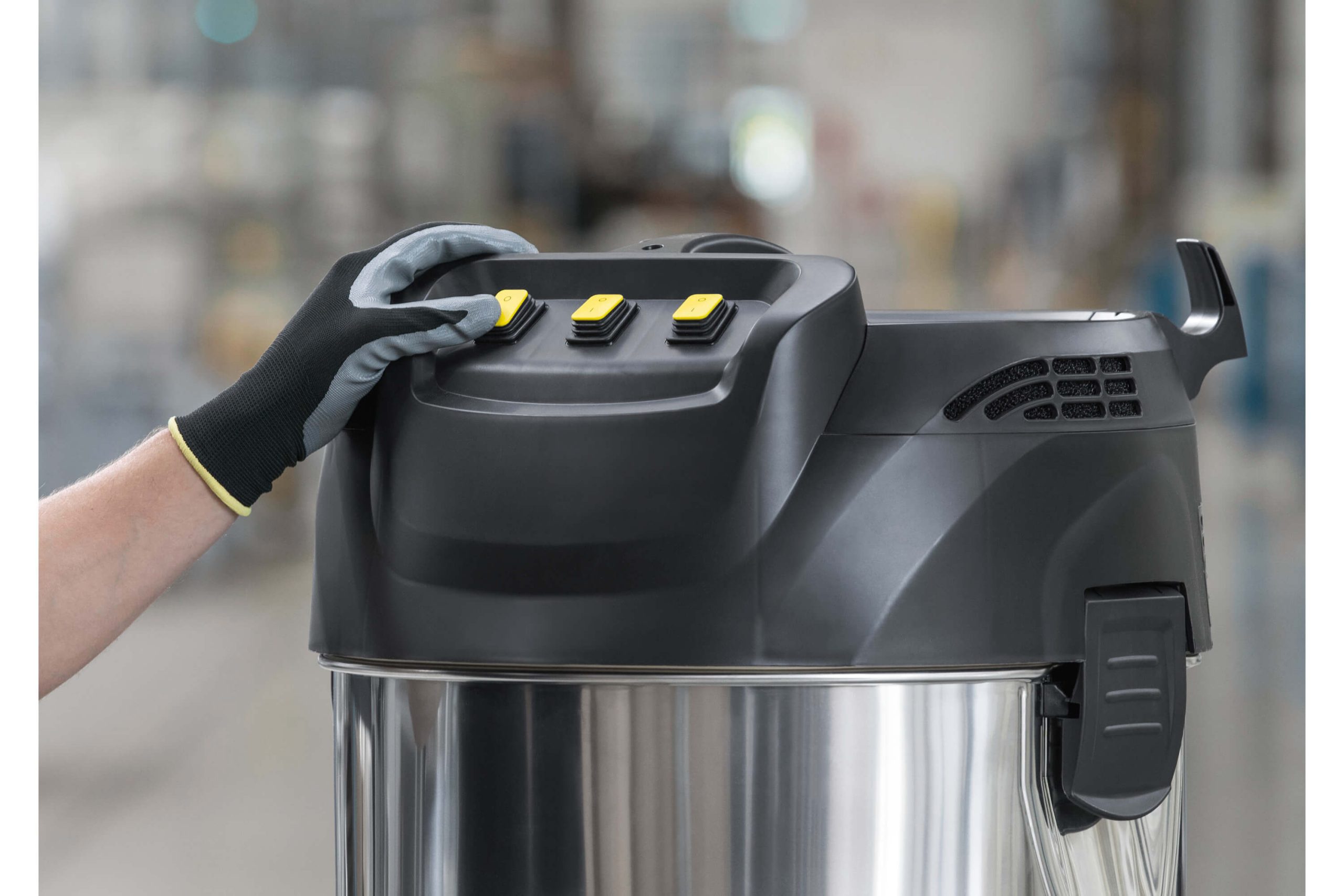 IVM_60_36_3_plastic_processing_det_01_CI15_2000x3000px_3000x2000px Application Image